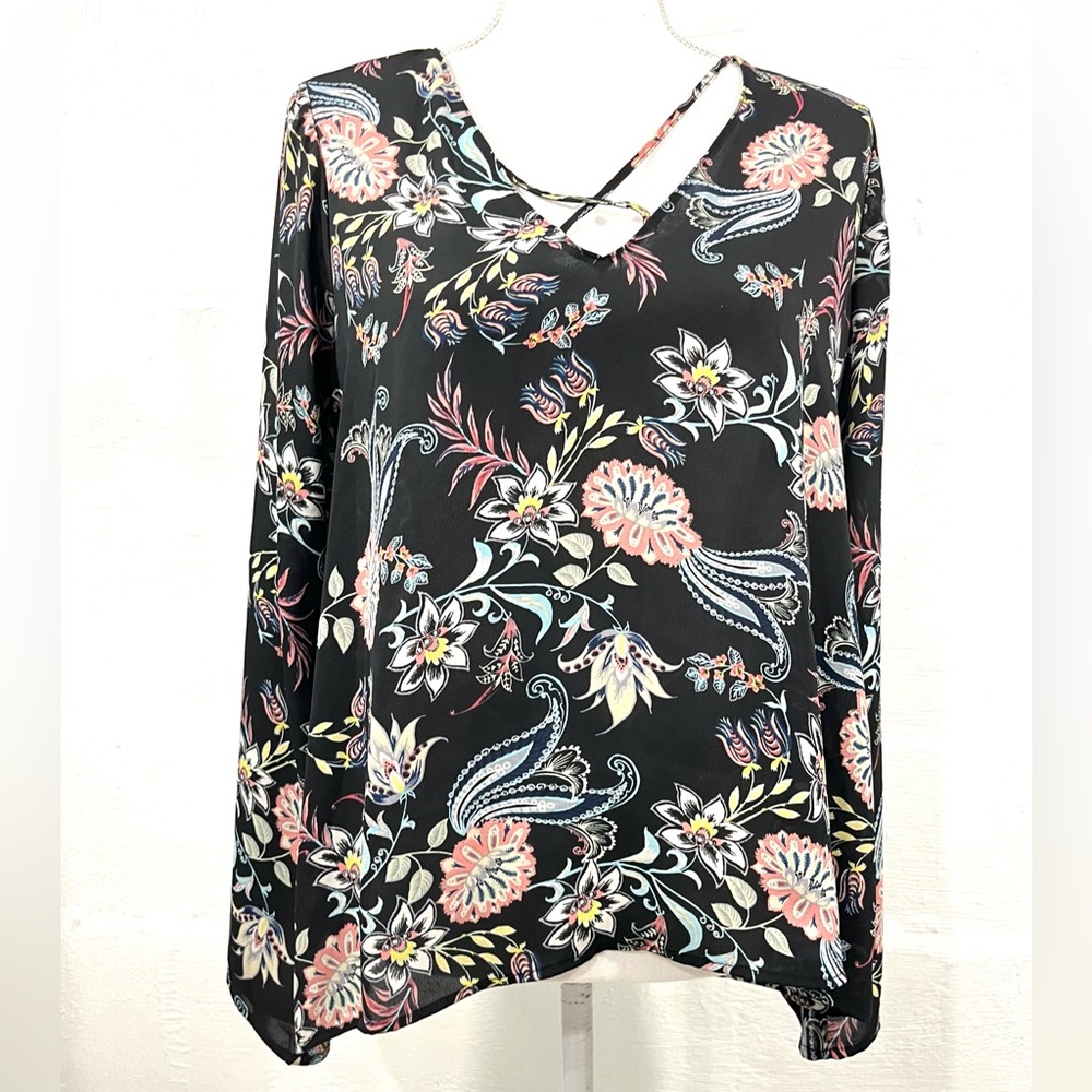 LUSH FLORAL PULLOVER TOP (632)